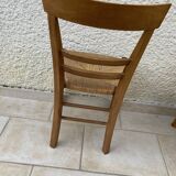5 mulched chairs
