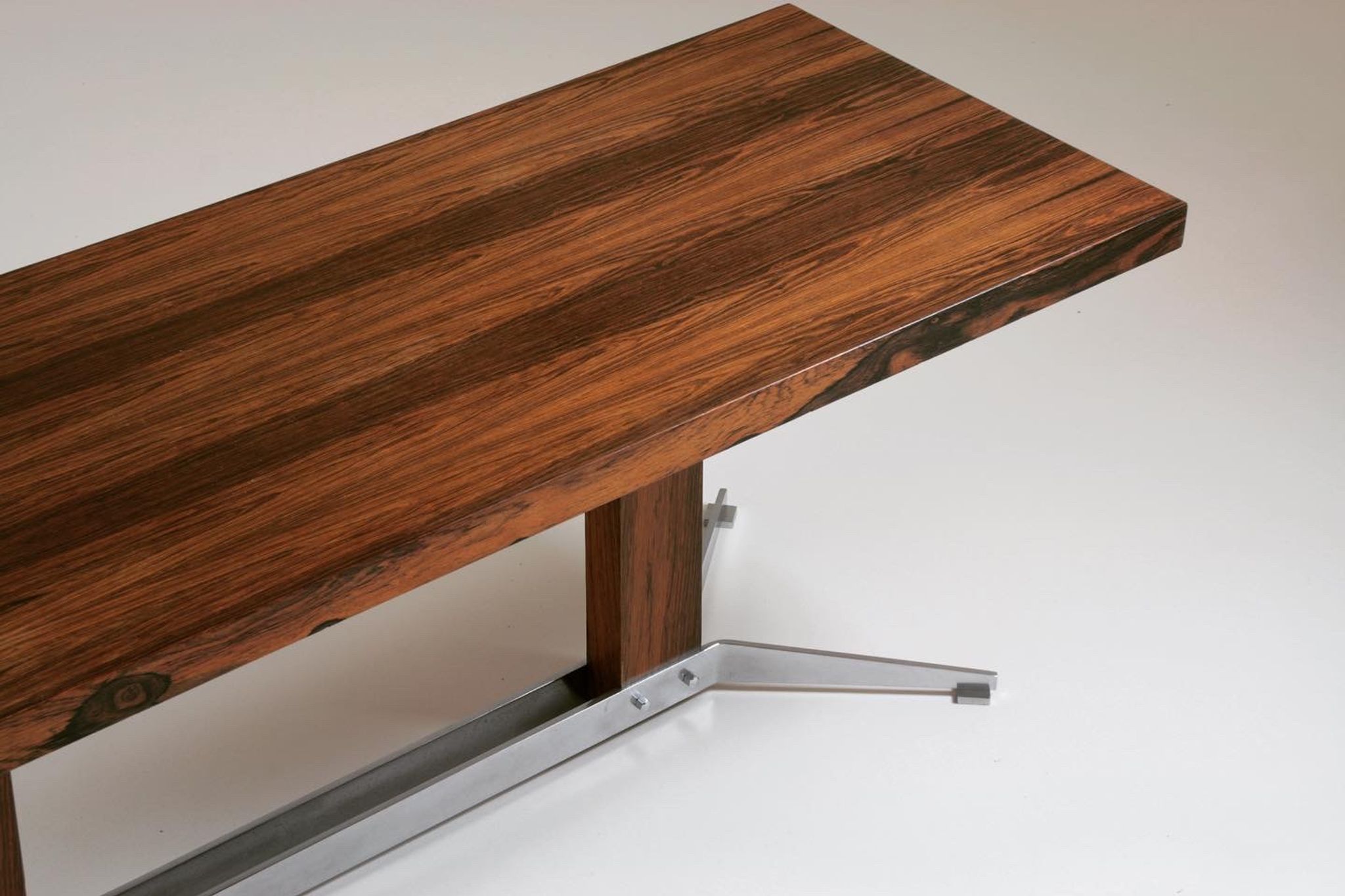 Table basse vintage en palissandre et métal brossé, 1960s
