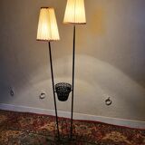 Lampadaire porte revue en fer forgé vintage