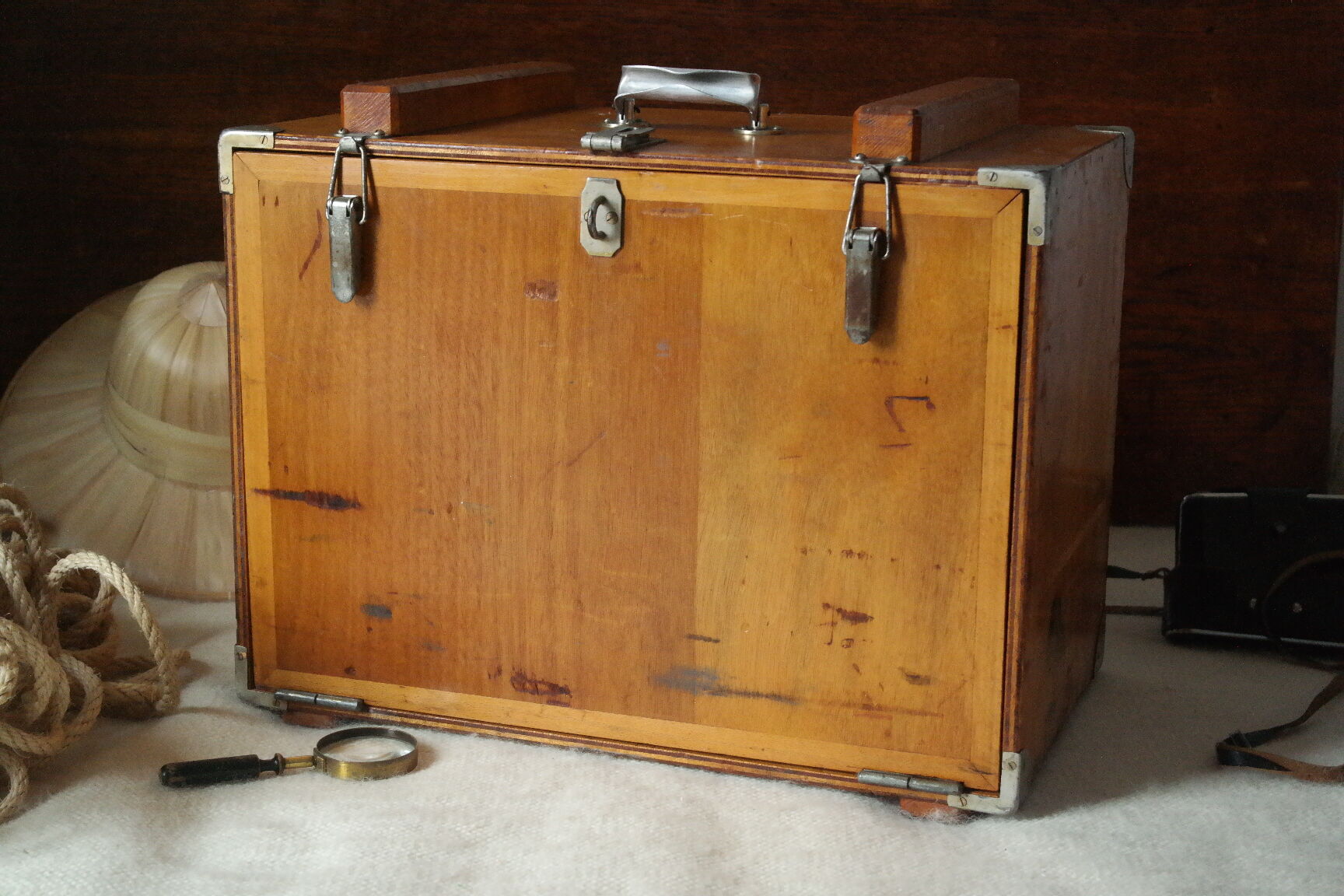 Caisse, vintage wood business firm