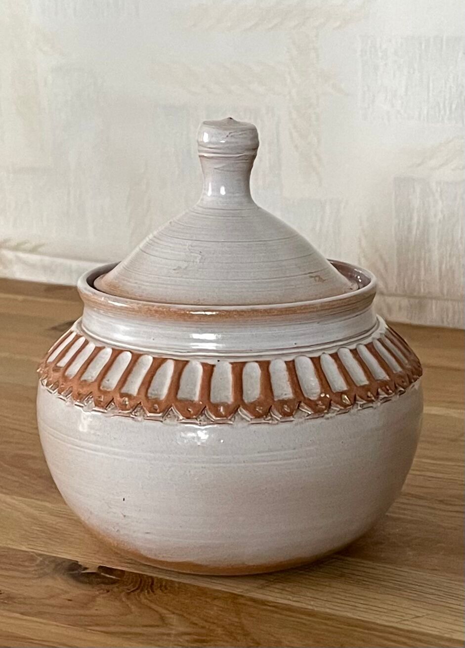 Glazed stoneware bonbonnière