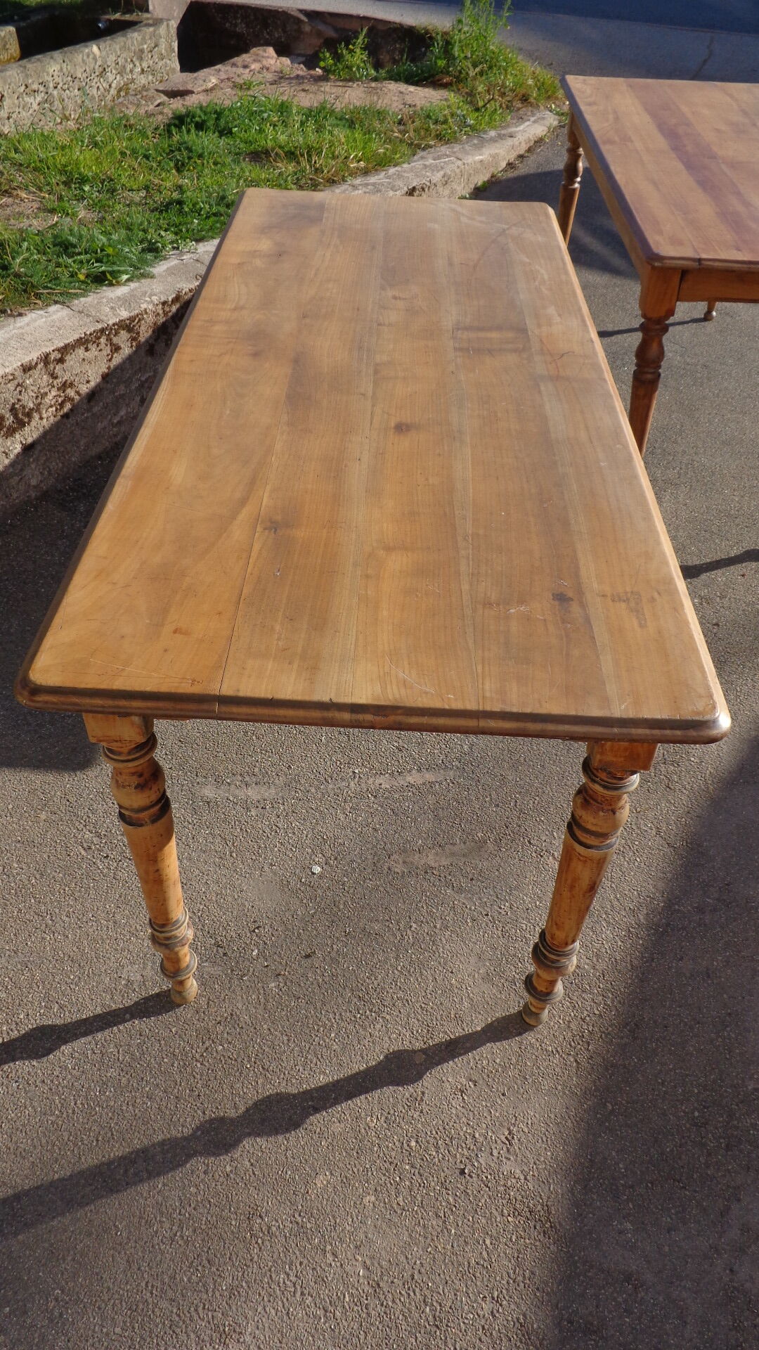 Paire de tables bistrot bois