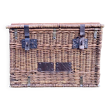 Wicker trunk