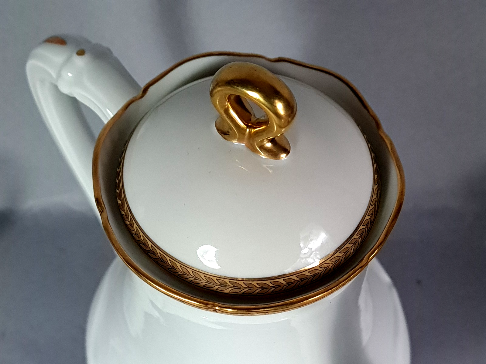 Complete coffee service for 6 people, Giraud Limoges lotus-shaped porcelain C749