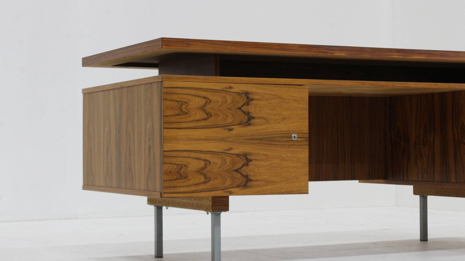 Bureau, Danemark années 1960