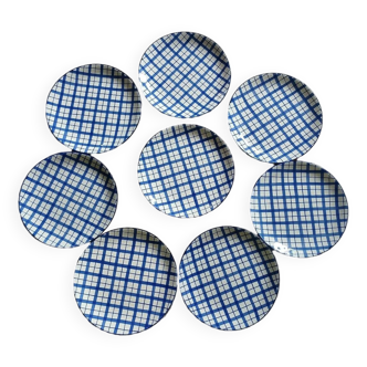 8 checkered dinner plates
