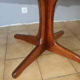 Baumann extendable round table