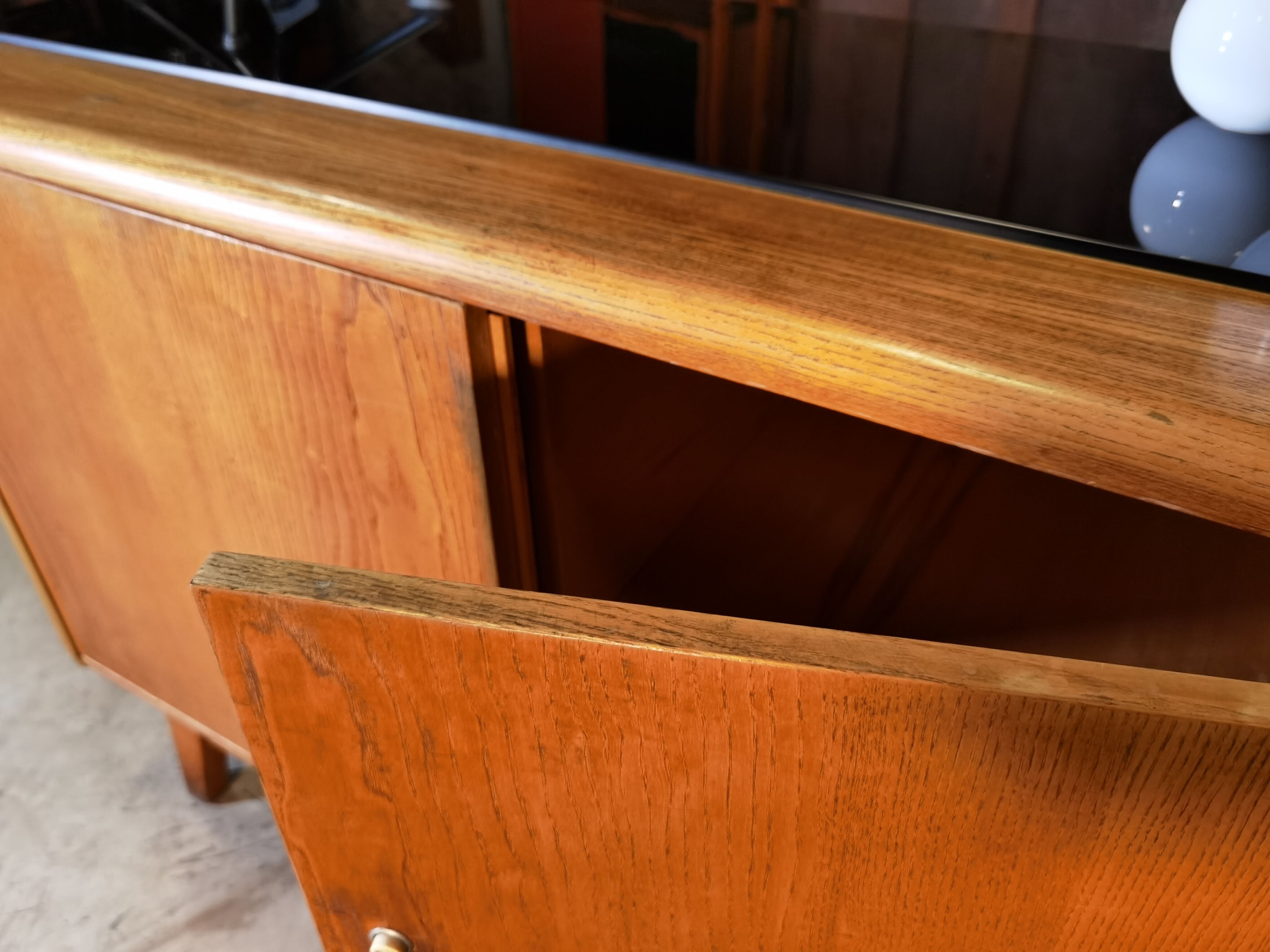 Buffet down by B. Landsman and H. Nepo-itek for Jitona Sobslav