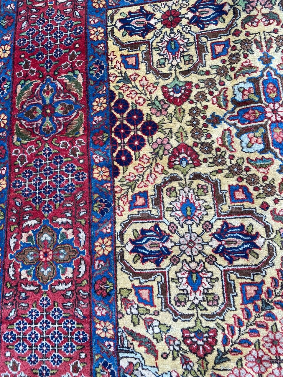Large ancient Persian carpet Tabriz 240x320 cm