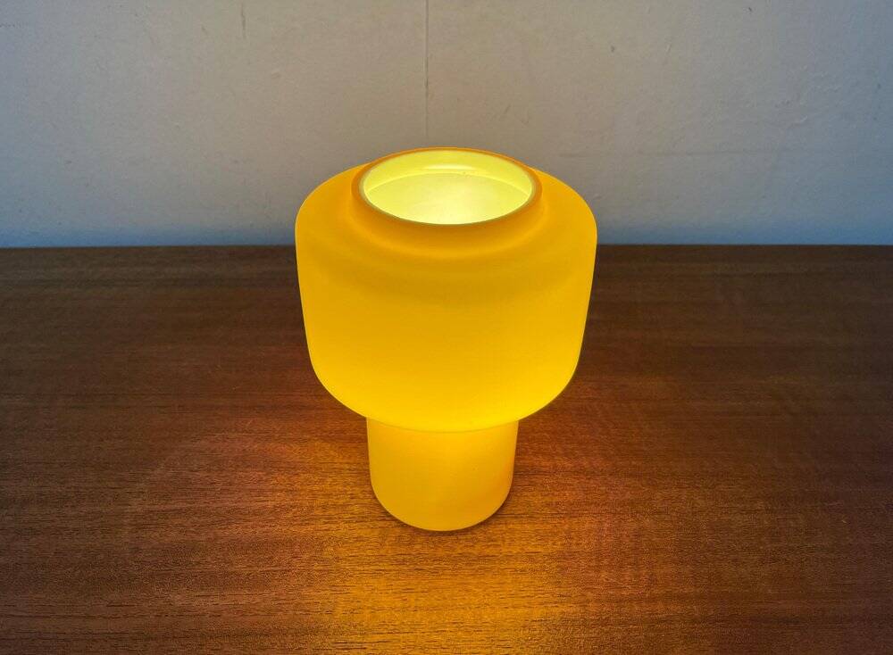 Mid-century yellow glass table lamp model 120 by Uno & Östen Kristiansson for Luxus, Vittsjö, Sweden, 1950s.