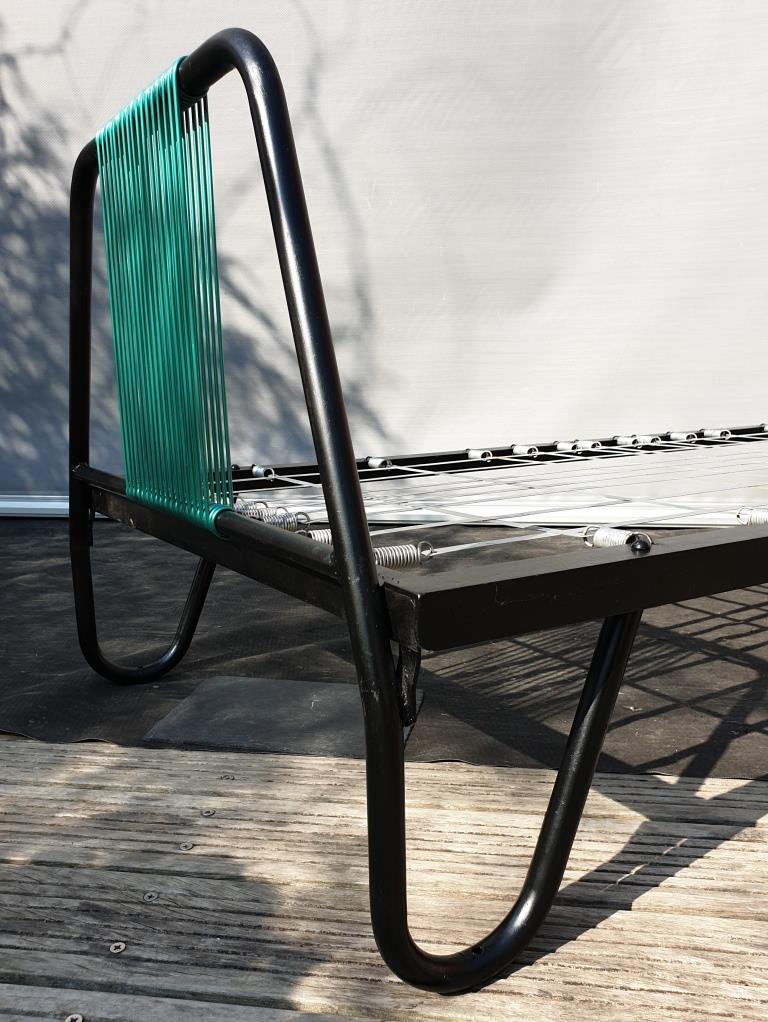 Metal bed  scoubidous green metal