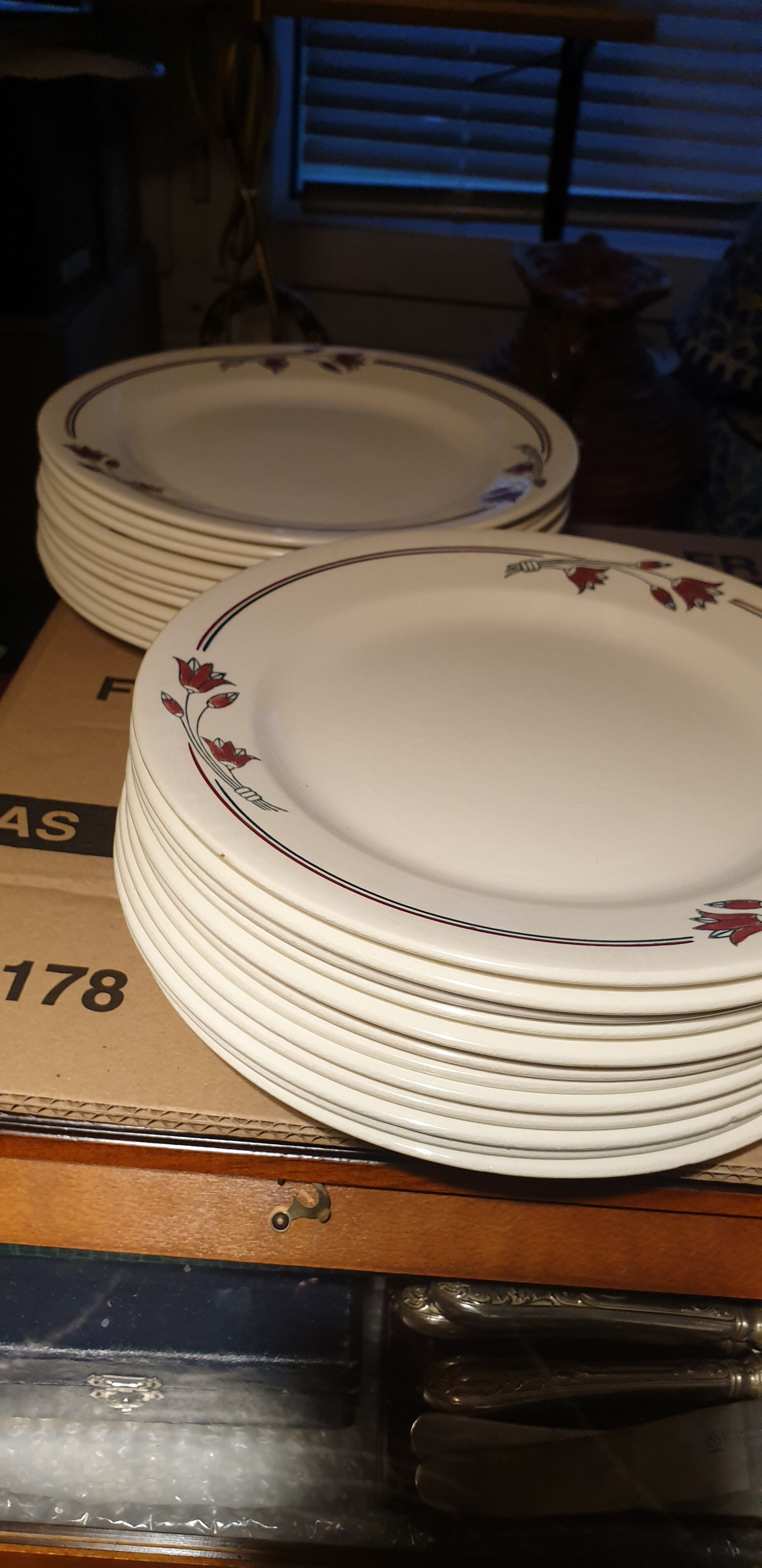 23 flat plates Salins E.charbonnier model Athos
