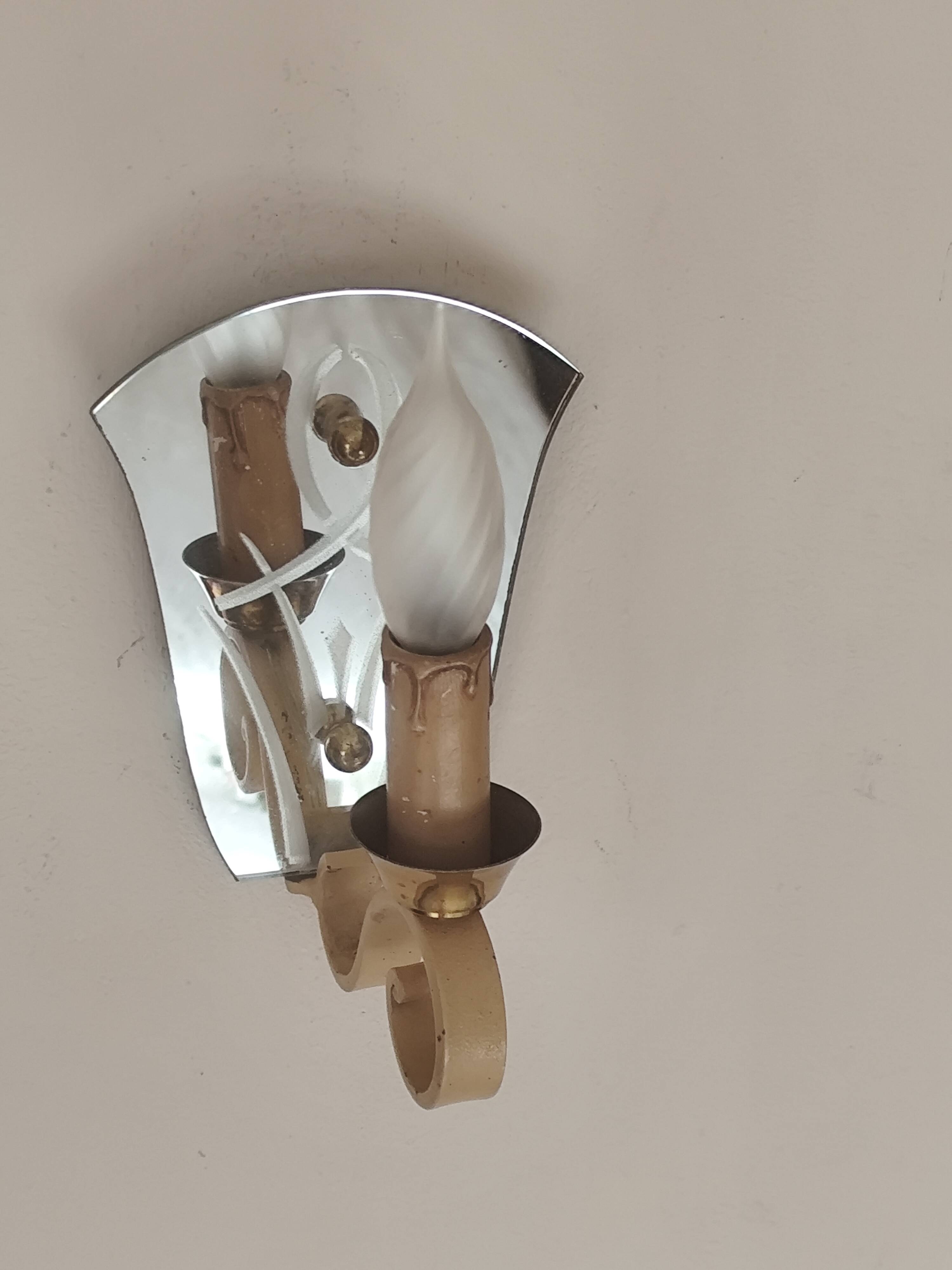 Single-light wall sconce in brass and metal with engraved mirror plate - 1950s