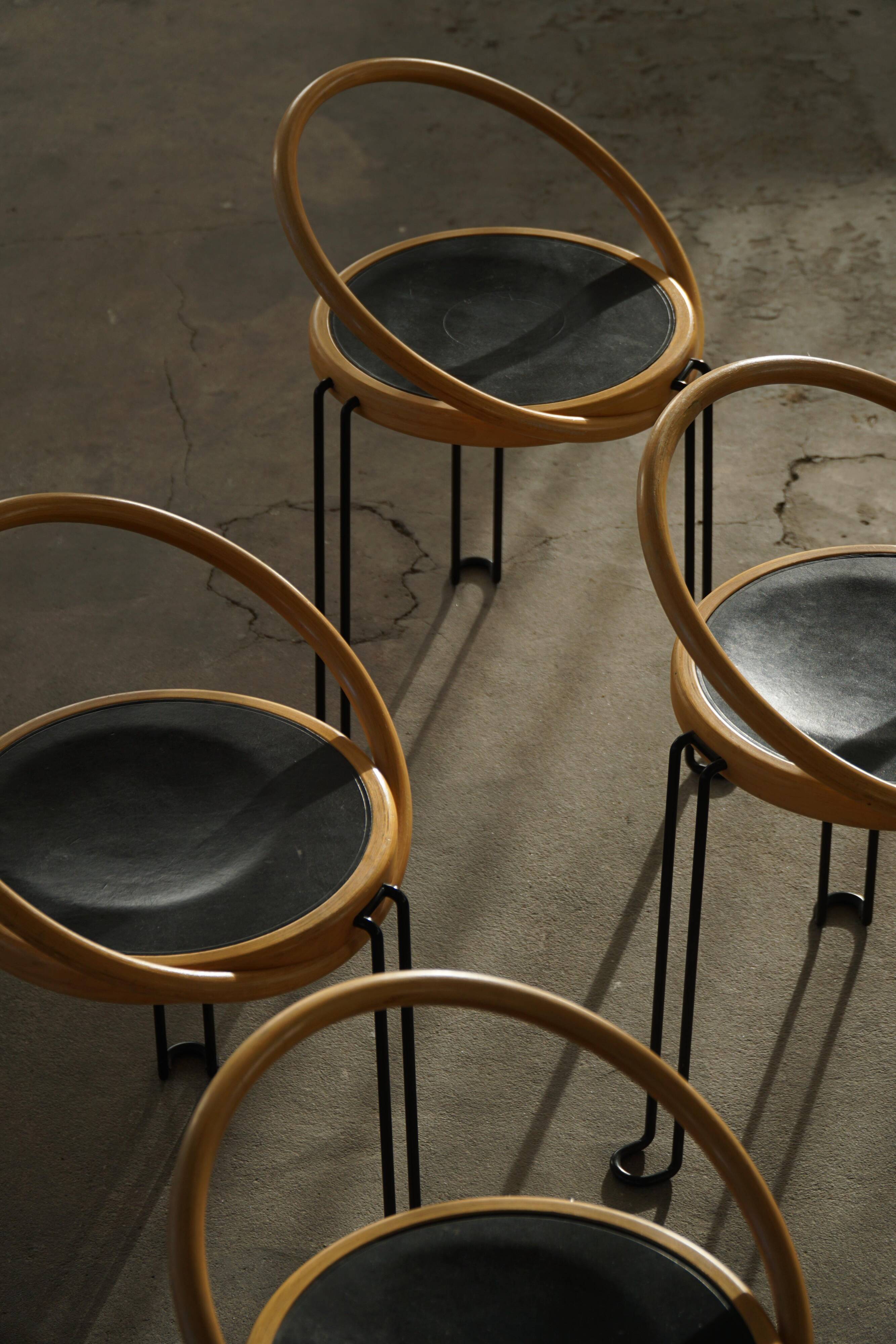 Set of 4 sculptural dining chairs "Oblado" by Børge Lindau, modern Scandinavian, 1980.