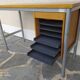 Bureau enfant vintage en bois et pied métal