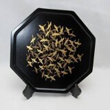 Plat octogonal en bois laqué à motifs de grues par Nishimura Hikobei IX – Showa XXe s.