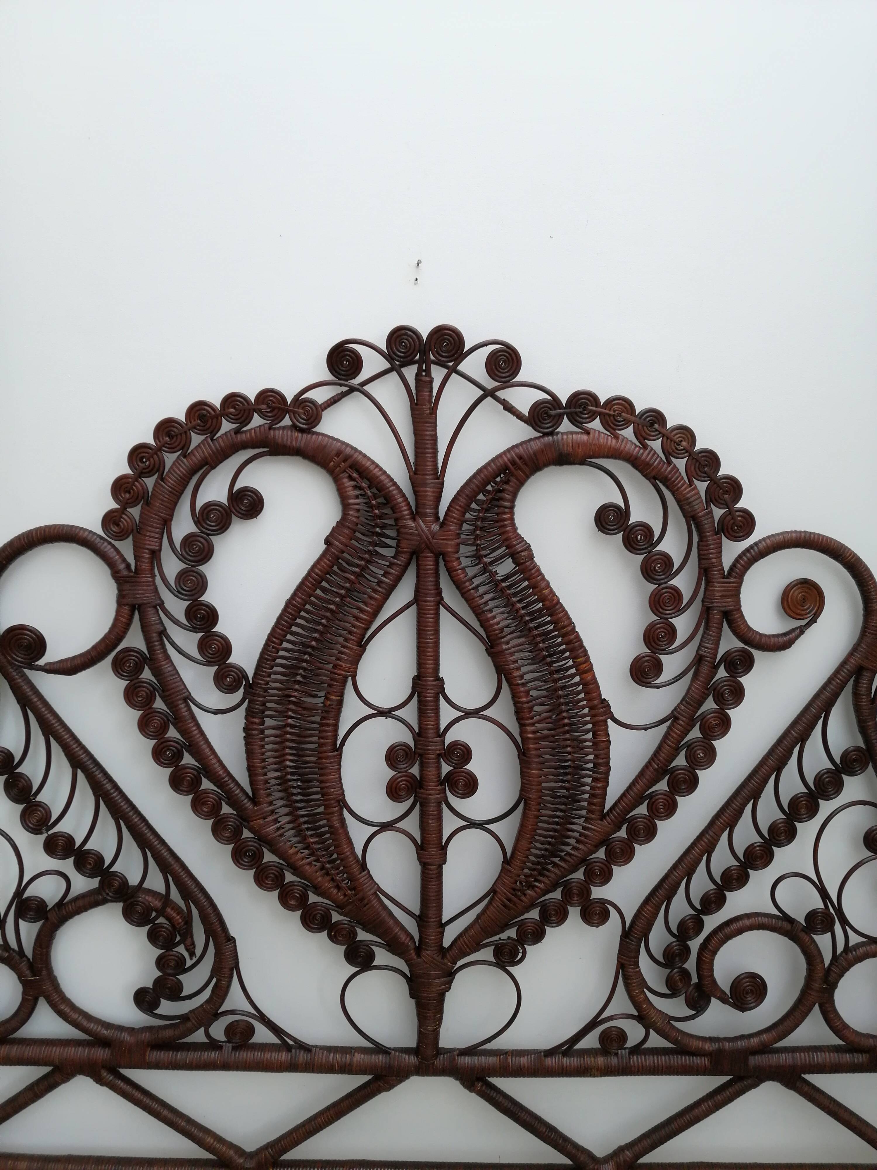 2-seater rattan bedhead