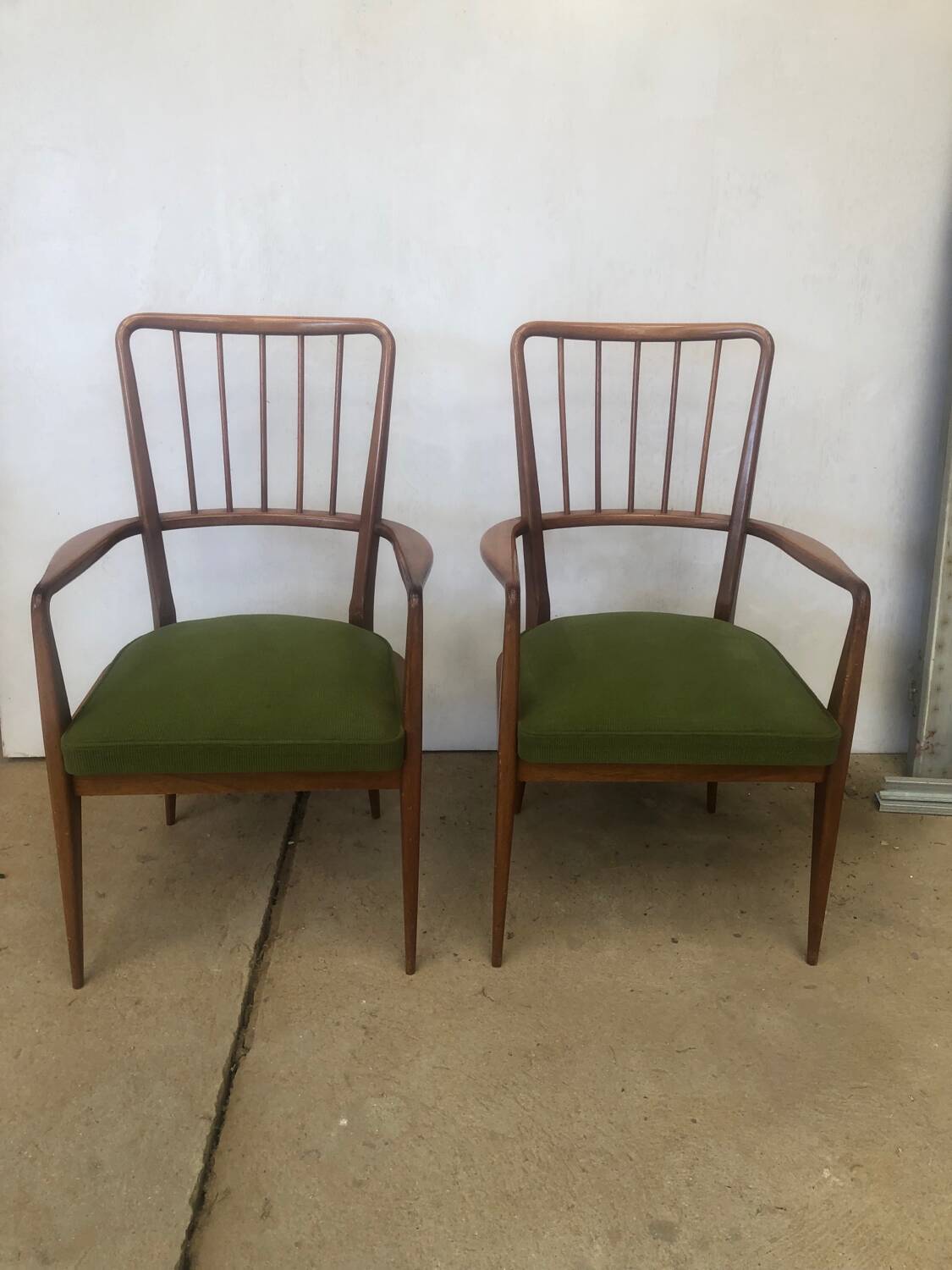 Ensemble de 6 chaises et 2 fauteuils de Charles Ramos