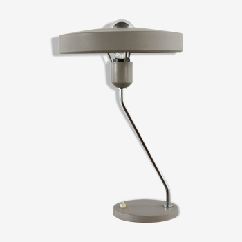 Lampe de table Romeo en métal gris conçue par Louis Kalff