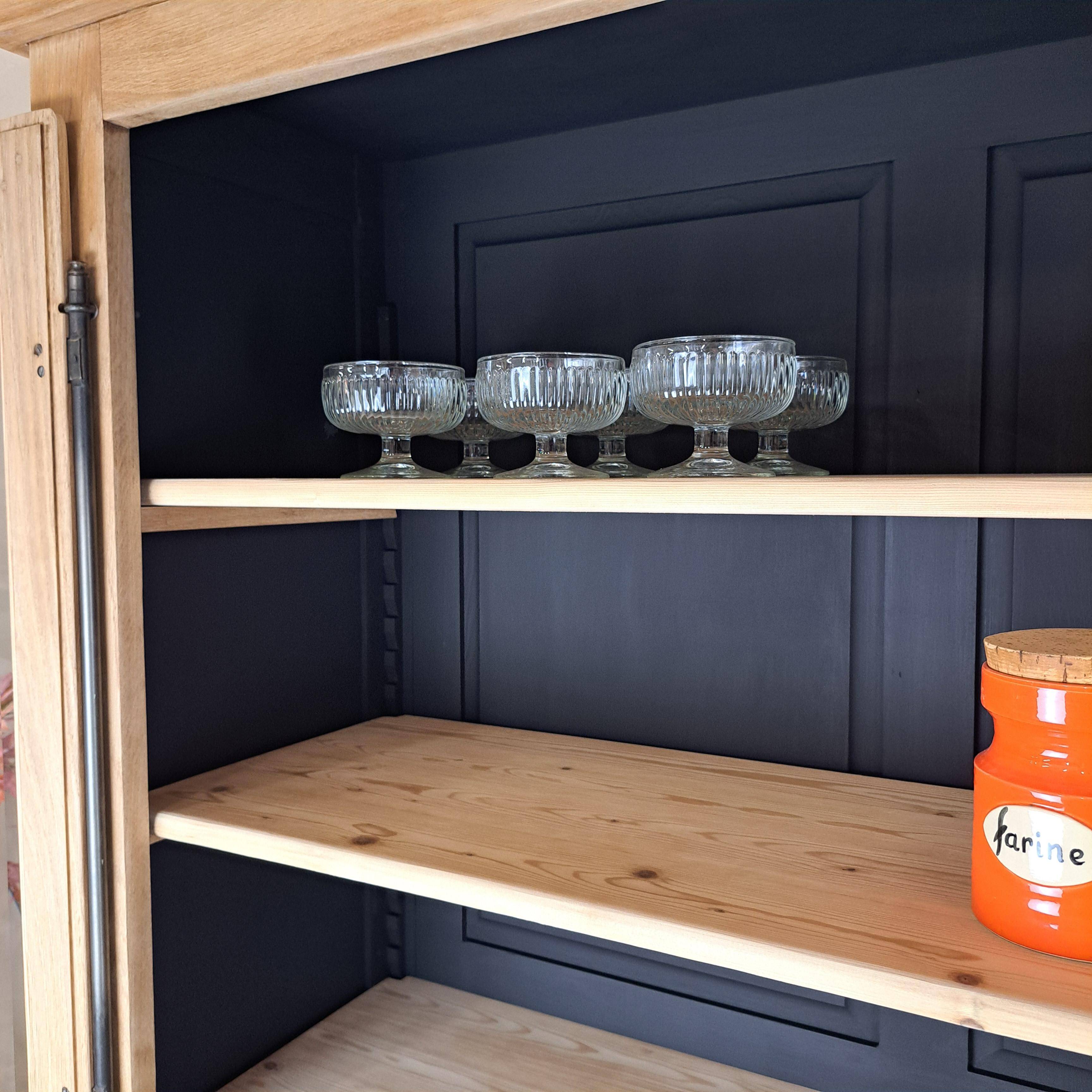 GLASS CABINET IN SOLID OAK