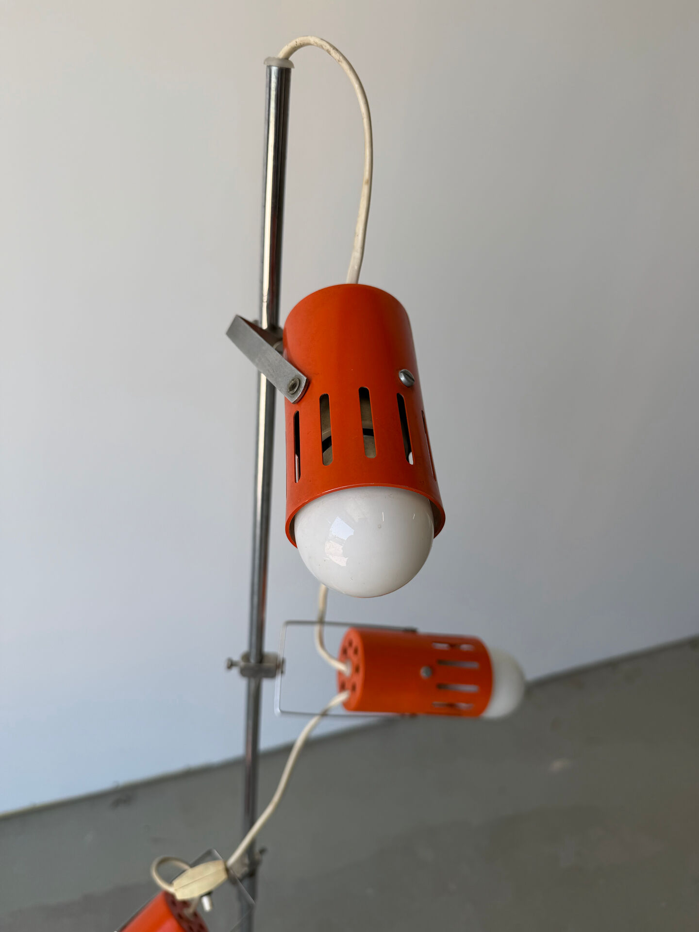 Three-spot floor lamp, Italian design, chrome and vintage orange.