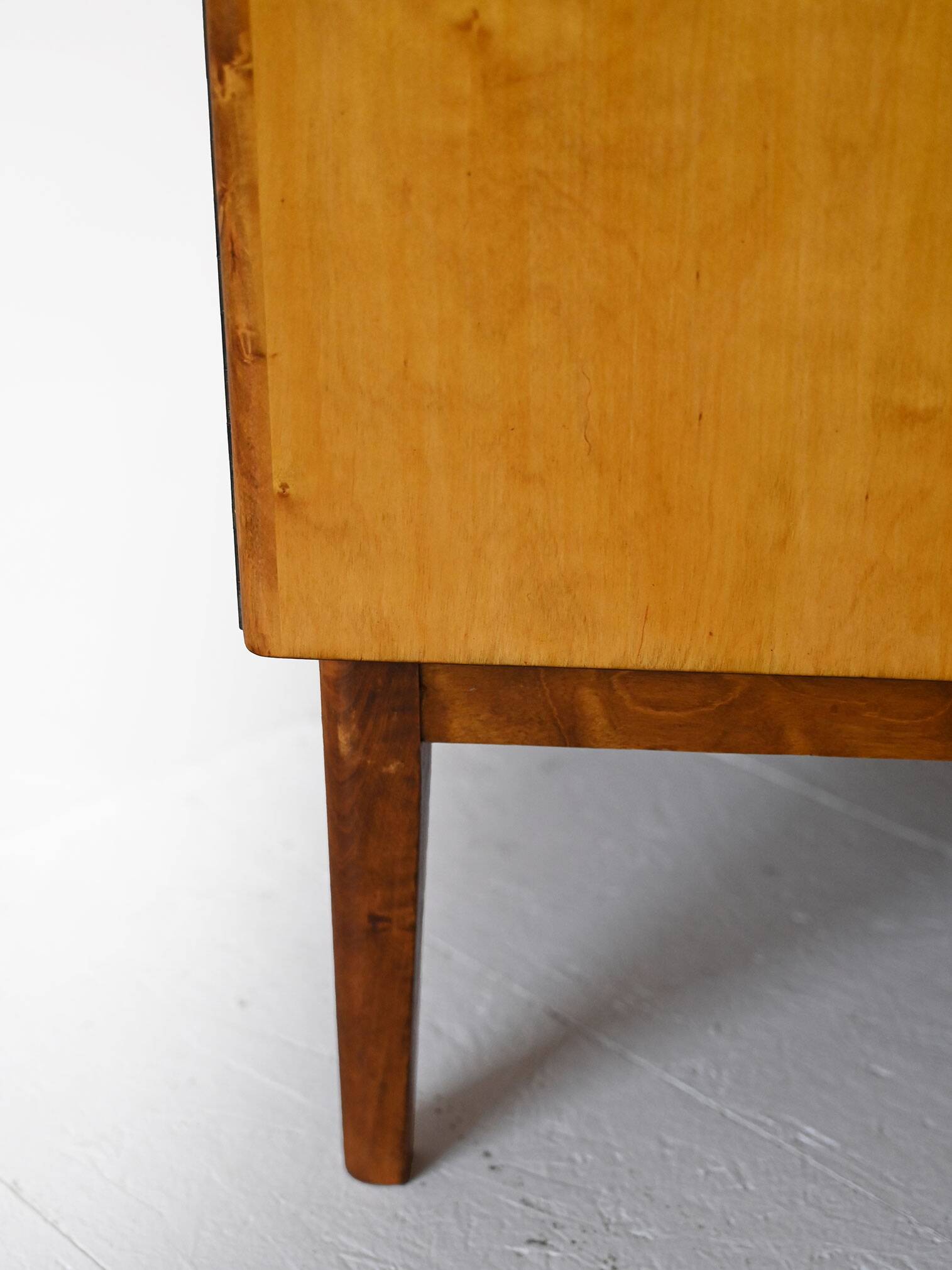 Armoire vintage scandinave