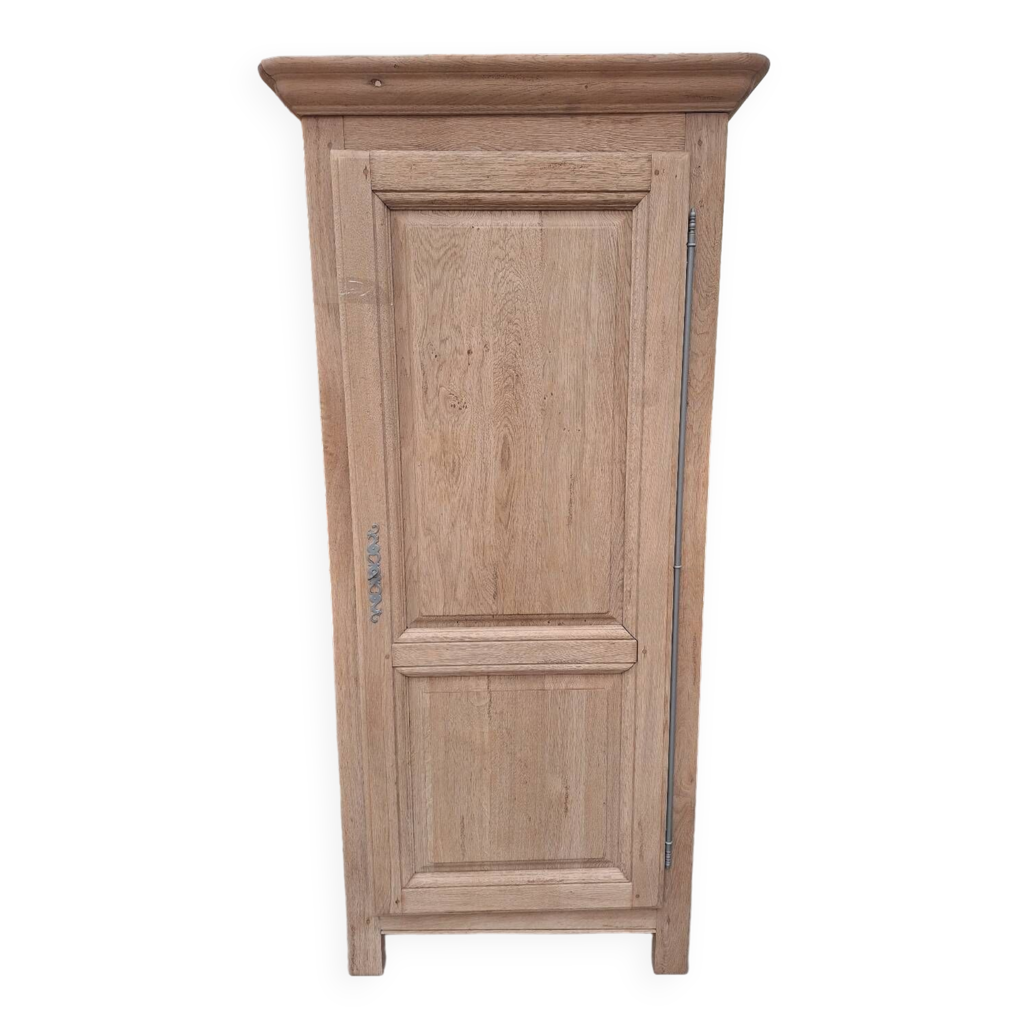 Vintage furniture bonnetière