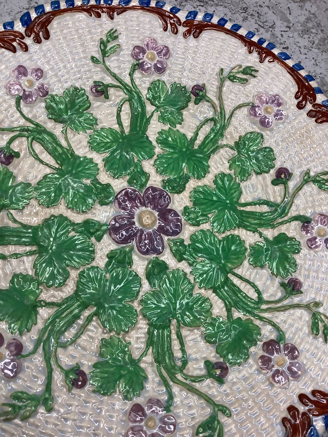 Antique plate in majolica – strawberry decoration – Orchi pottery
