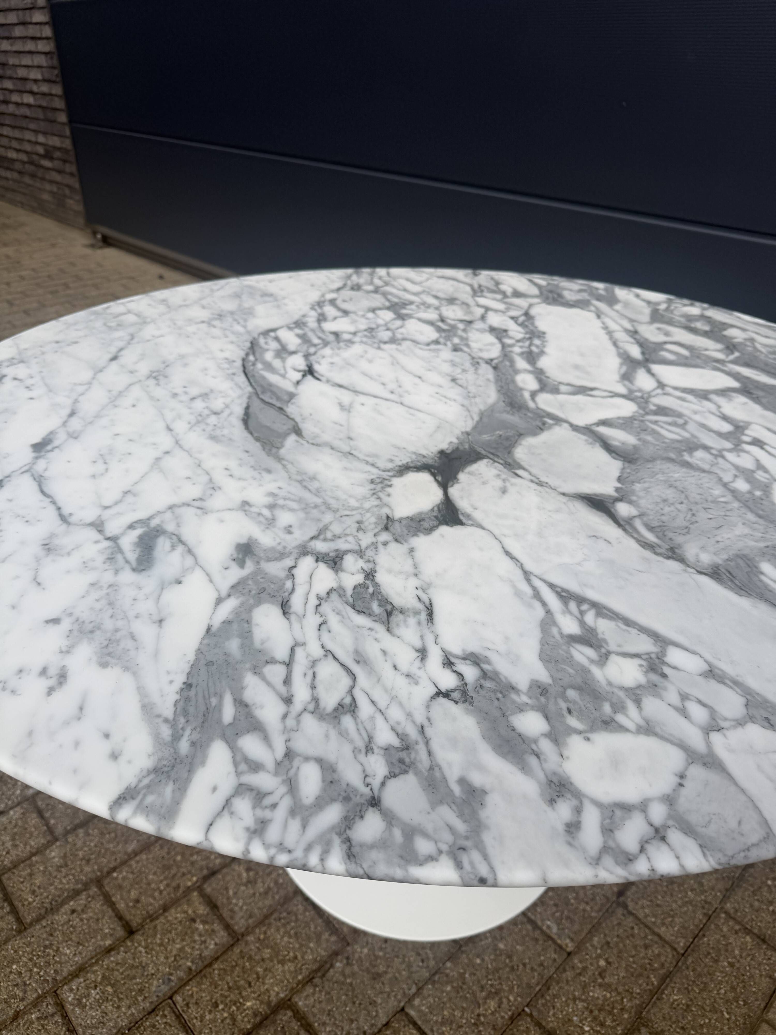 Original Knoll Tulip Arabescato Matte 152cm round LIKE NEW! Eero Saarinen