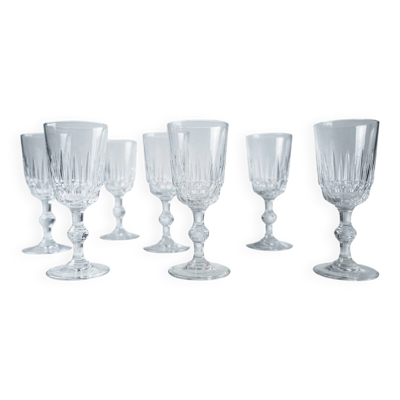Verres à pied en verre moulé transparent années 70