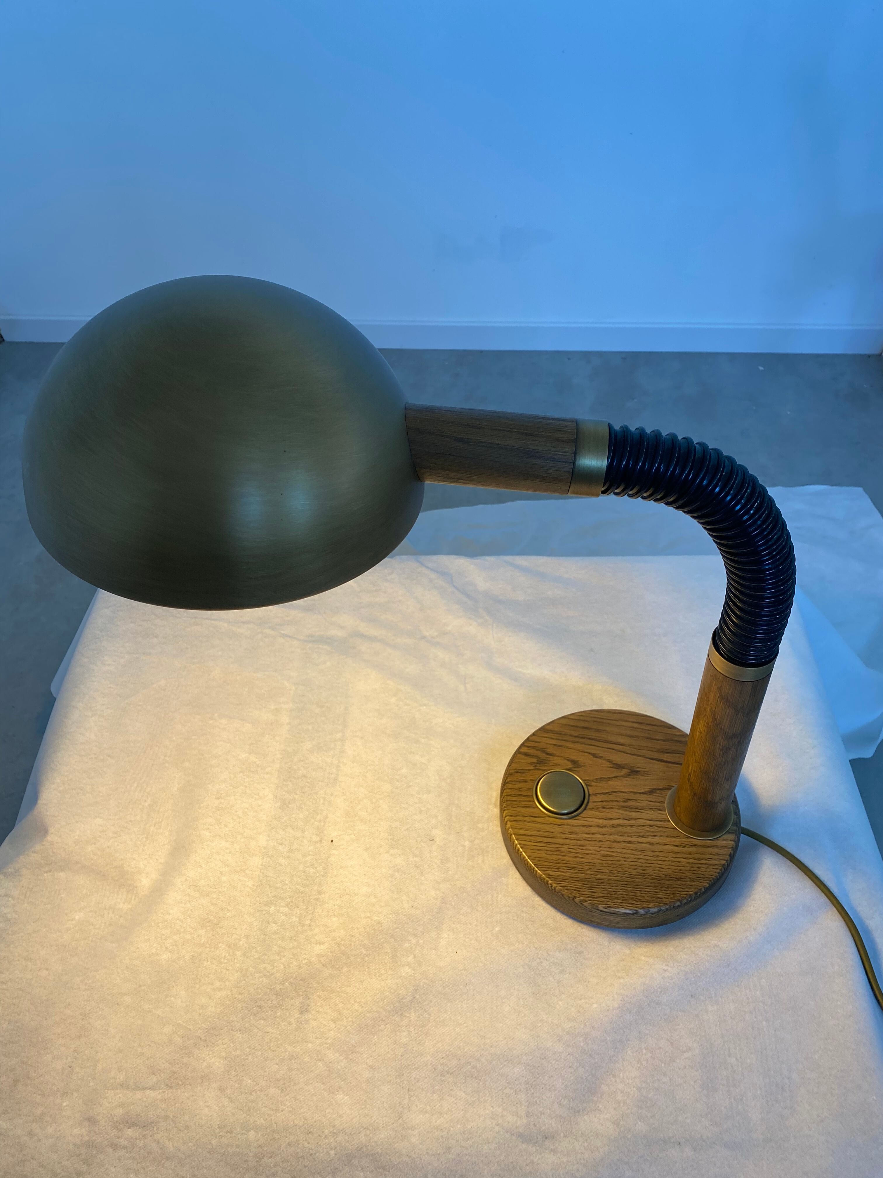 Old desk lamp design HILLEBRAND year 70 brass wood