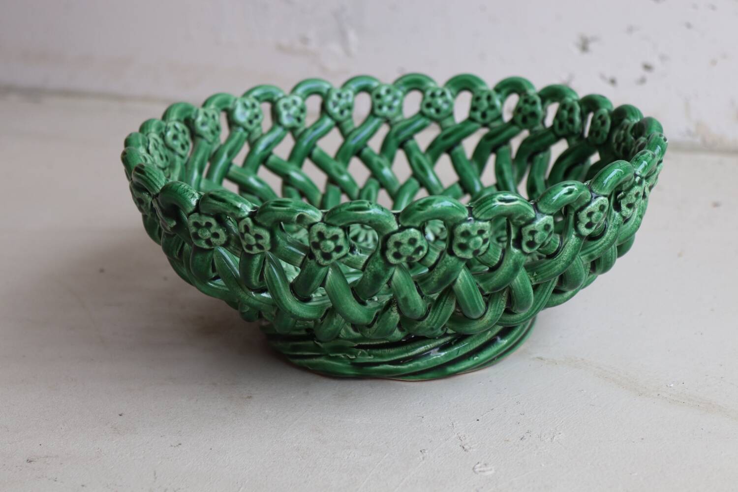 Ceramic basket / Green openwork bowl – Pichon Uzès