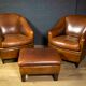 Ensemble de fauteuils club vintage en peau de mouton (Cuir de mouton) avec tabouret