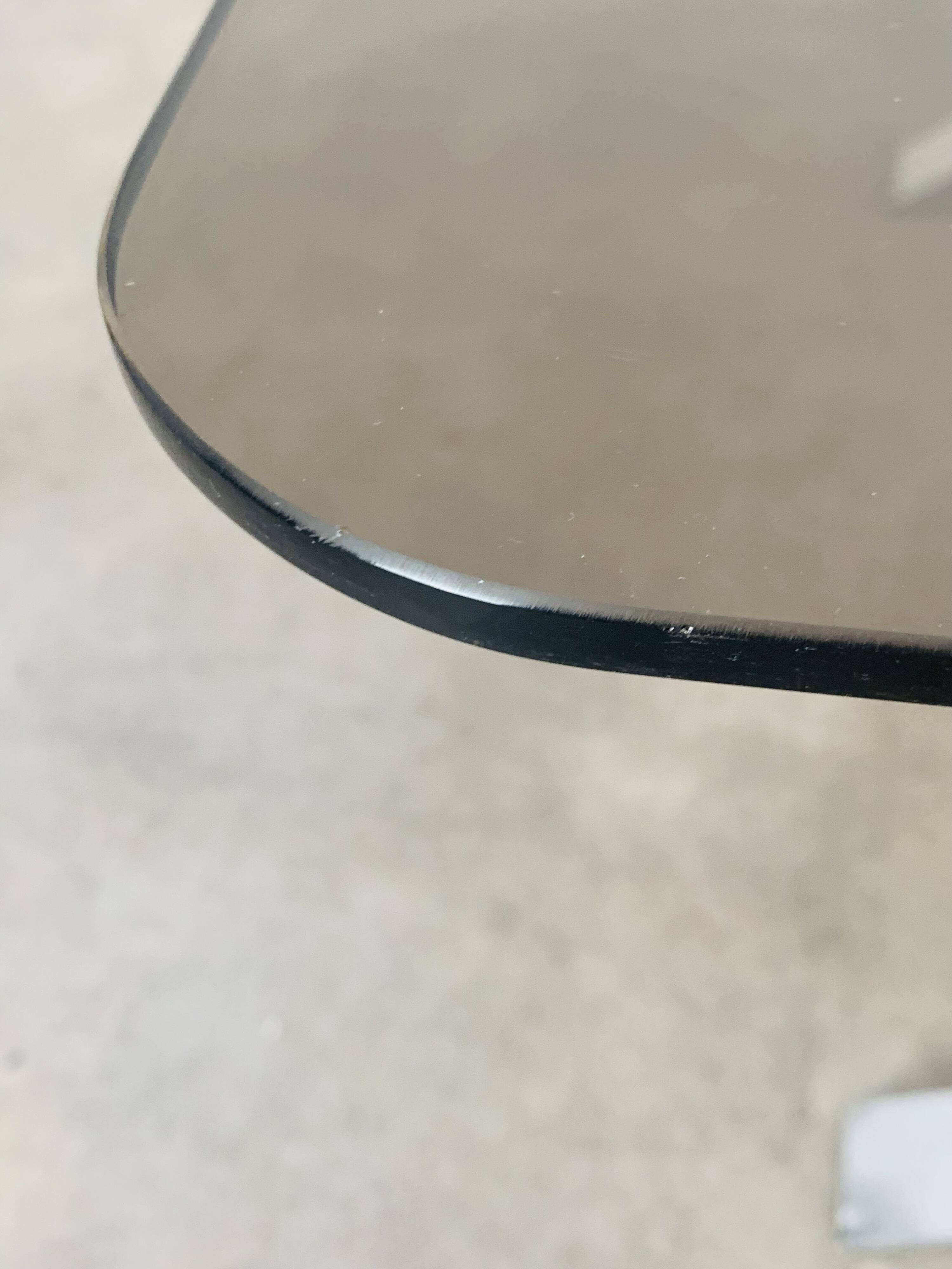 Table basse en verre fumé et chrome, années 70