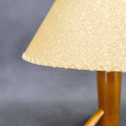 Lampe de table en érable des années 60, base trépied style ULUV.