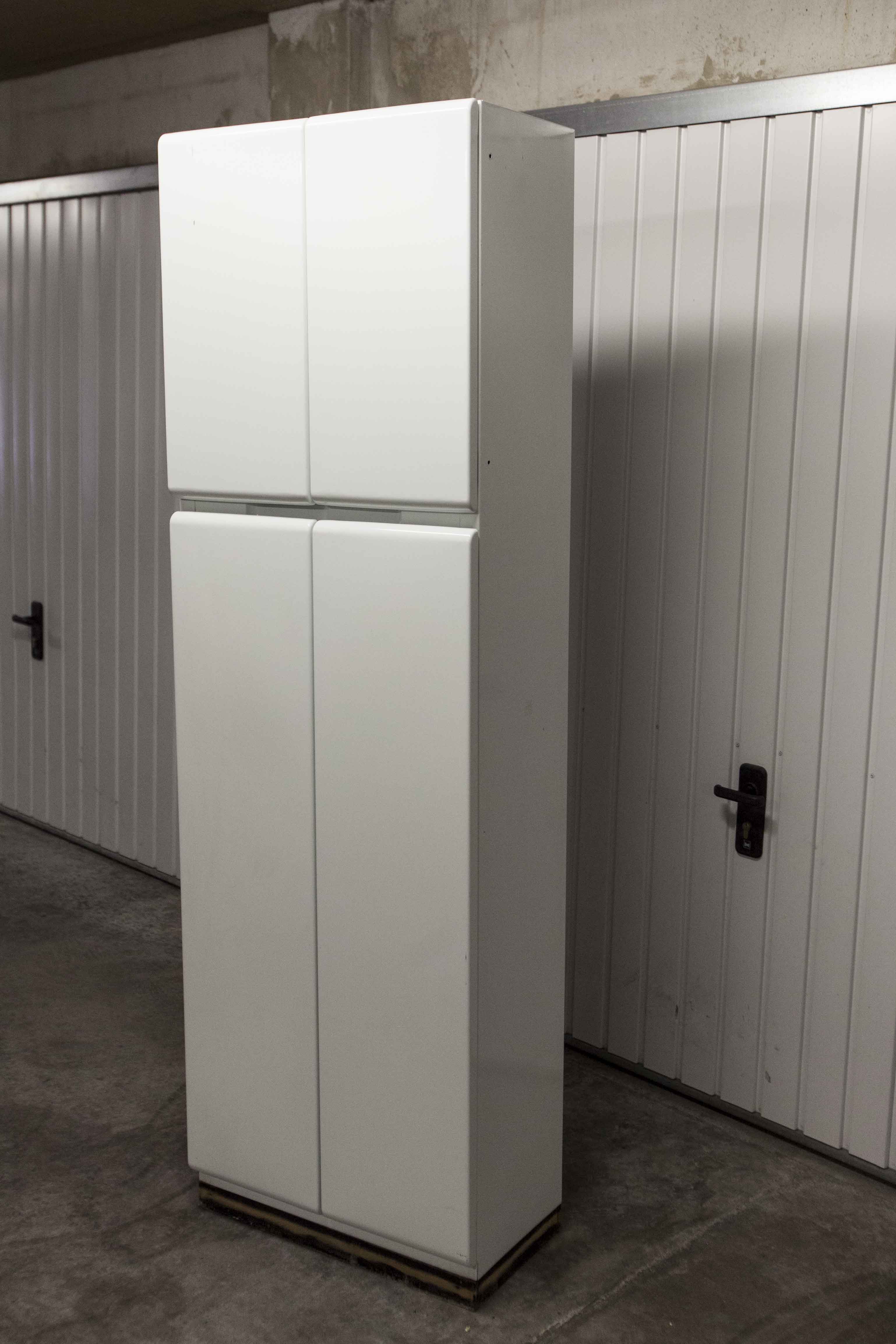 Bathroom cabinet in white metal 1960