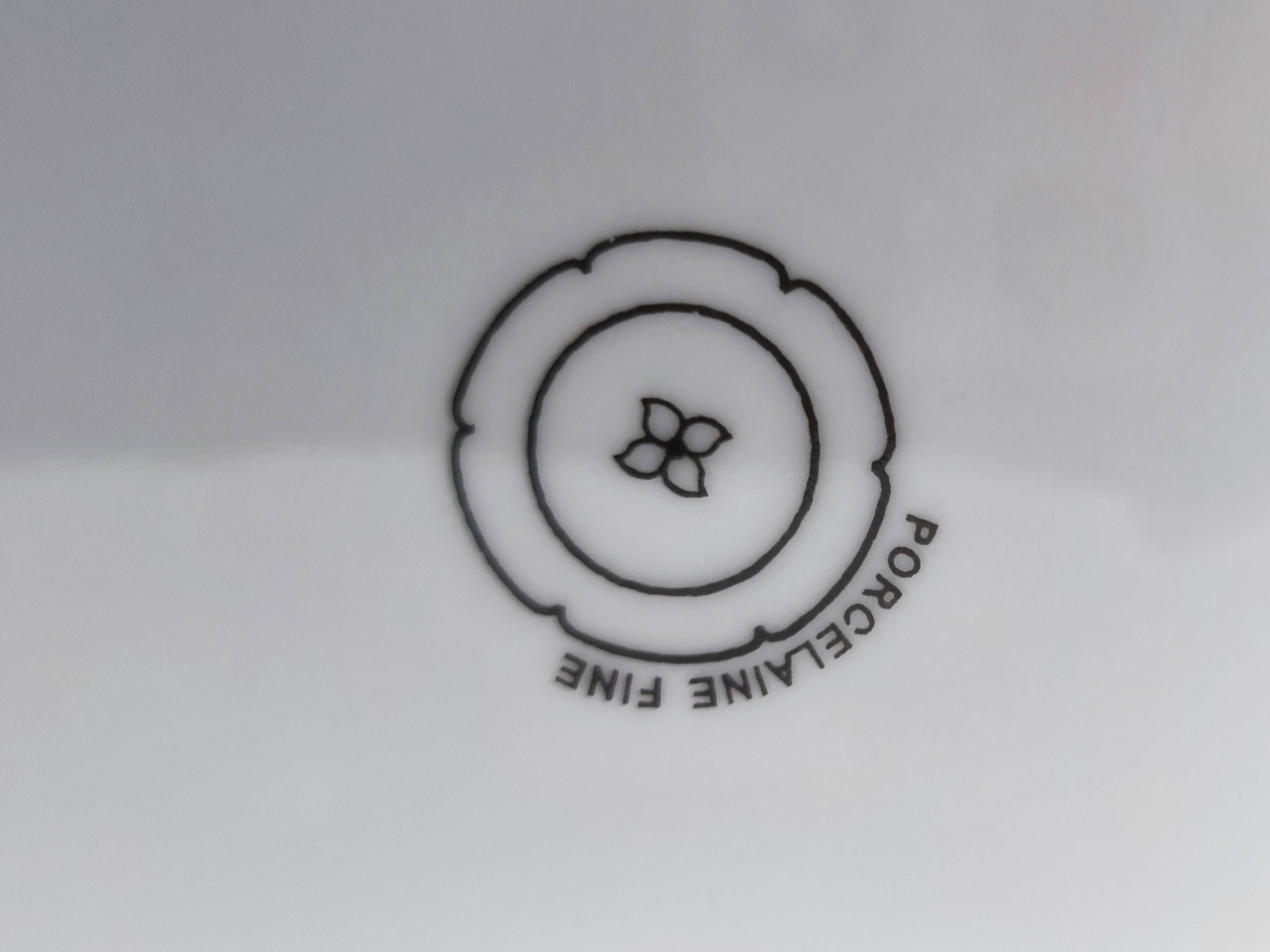 Lot de 12 assiettes dessert en porcelaine double liseré doré Ligne Hôtesse