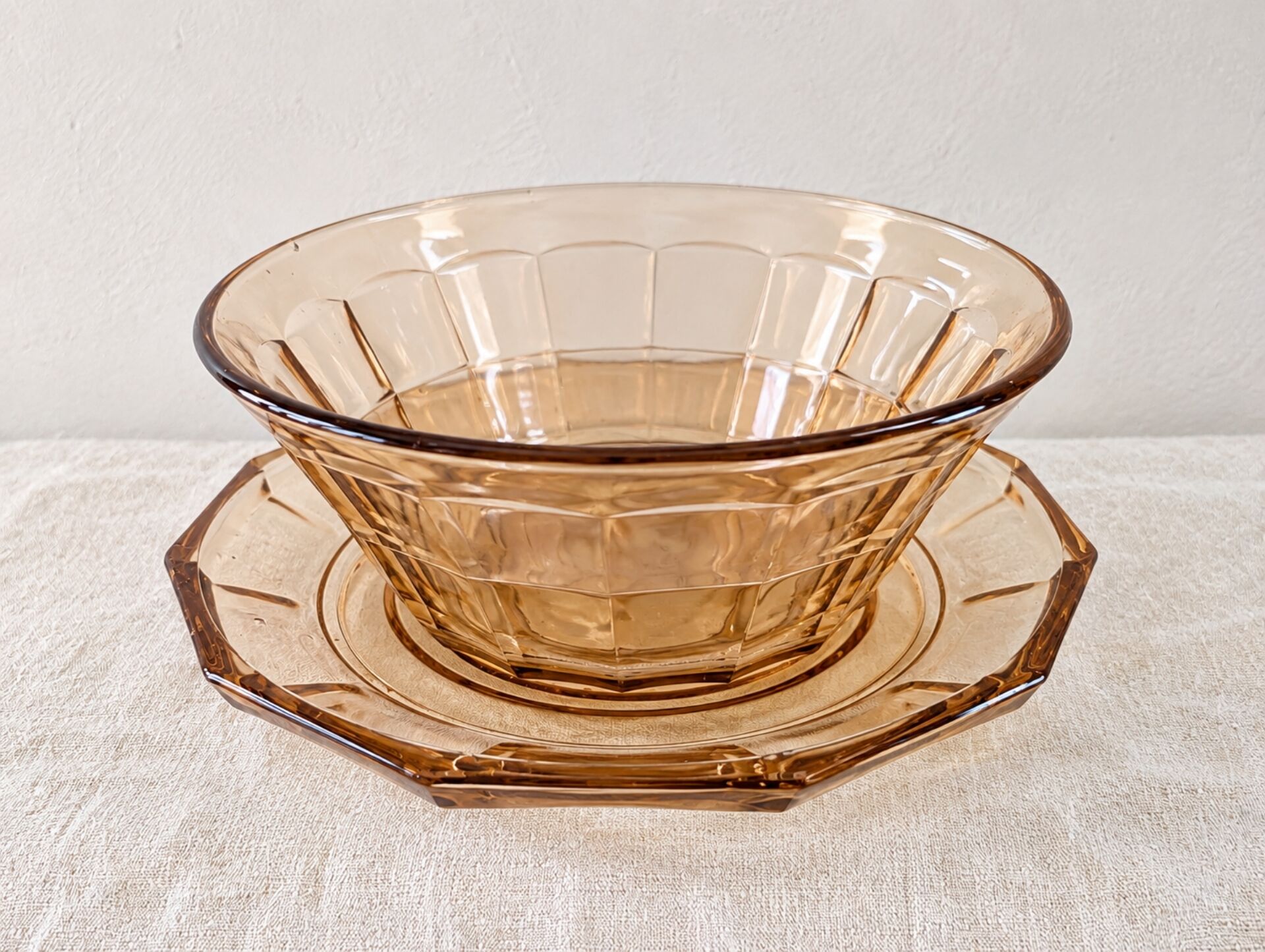 Amber light 1940s–50s – Salad bowl & serving plate