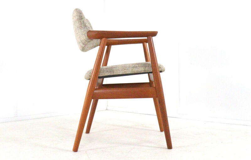 Svend Åge Eriksen for Glostrup GM11 chair - danish design - new upholstery