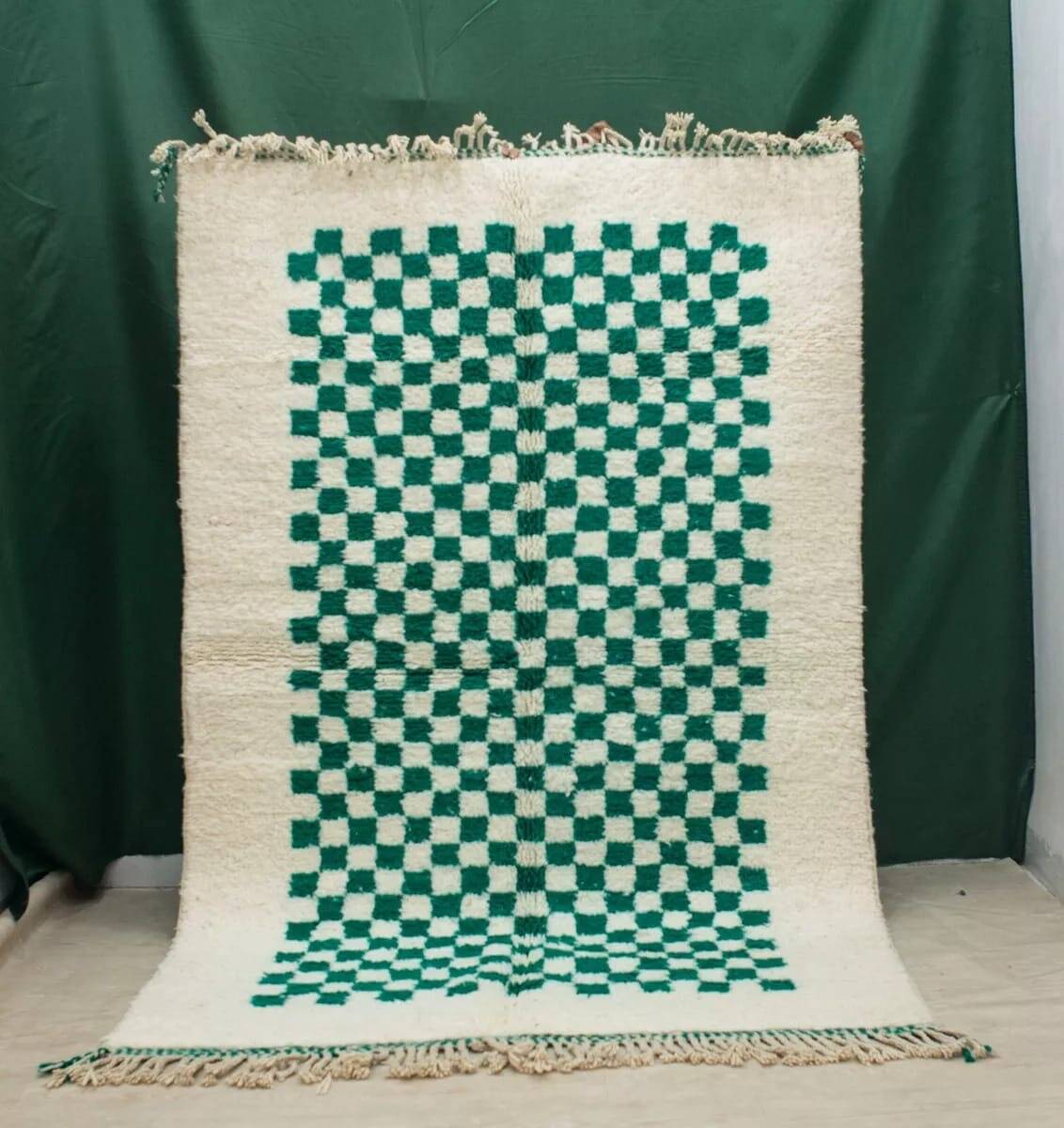Green square Berber rug size 150 x 250 cm