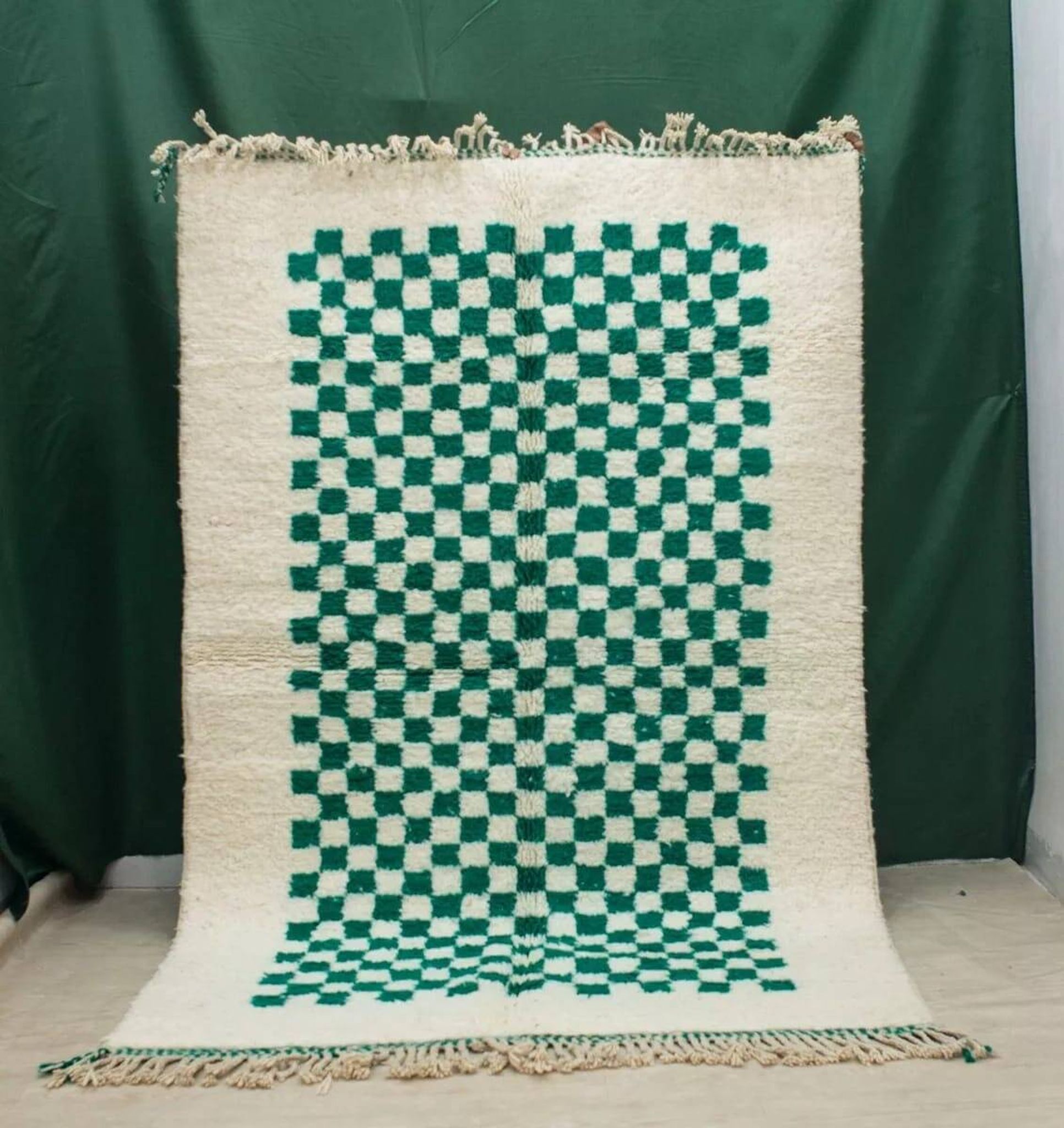 Tapis berbere carré vert taille 150 x 250 cm