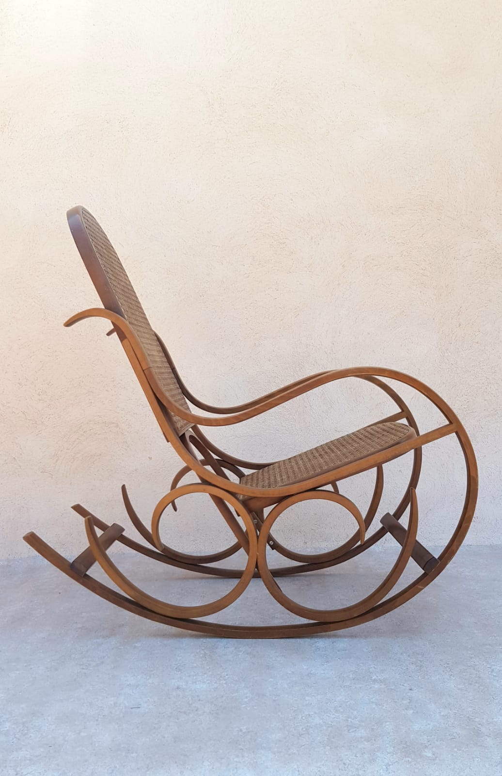 Vintage rocking-chair