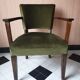 Paire de bridges en velours vert et bois foncé