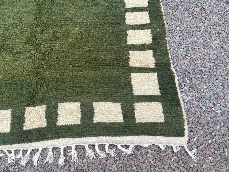 Traditional handwoven Berber rug size 2/3 m