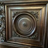 Buffet ancien en bois sculpté