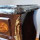 Paire de tables de chevet style Louis marbre noir
