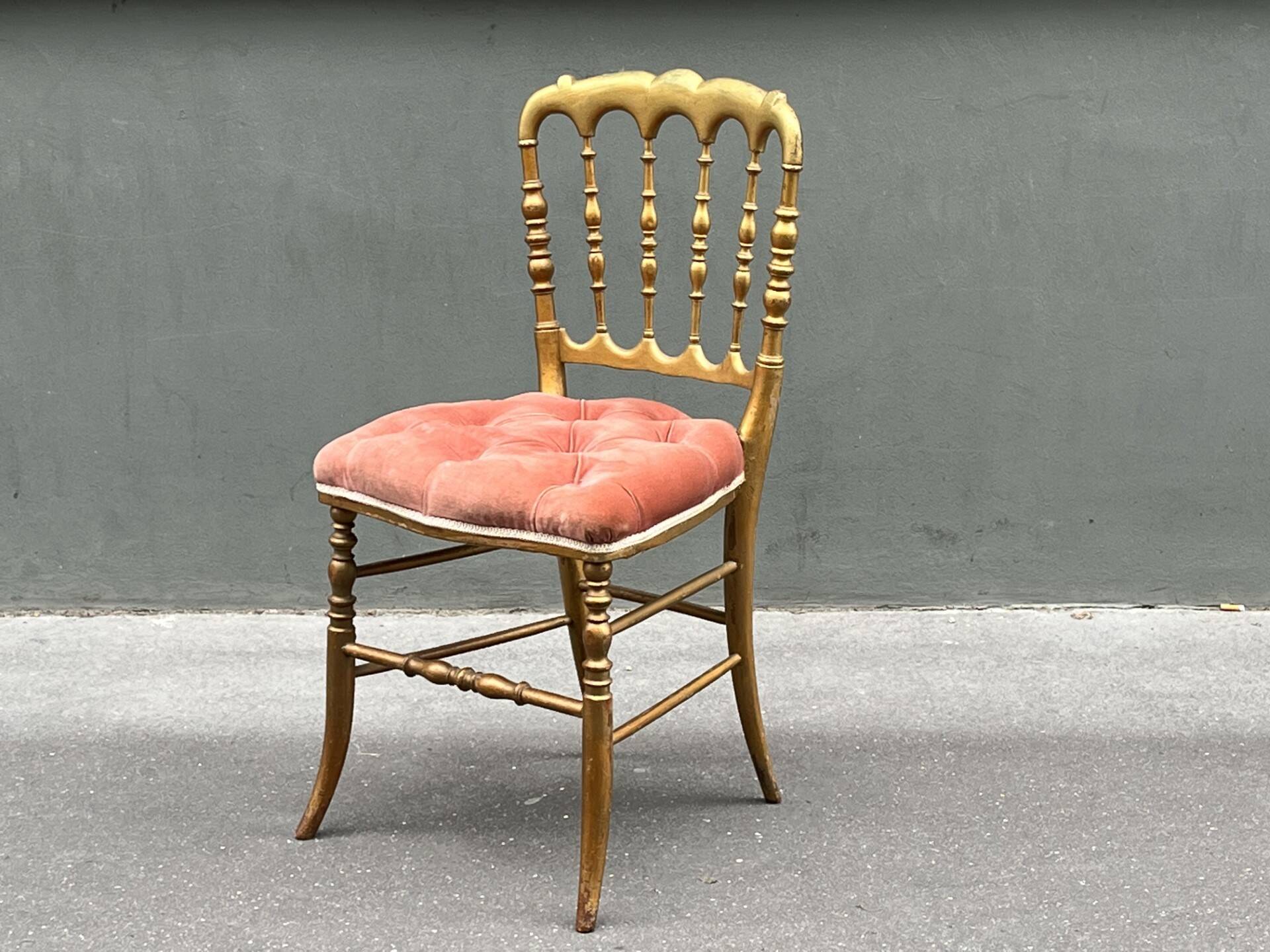 Chaise en bois doré de style Napoléon III