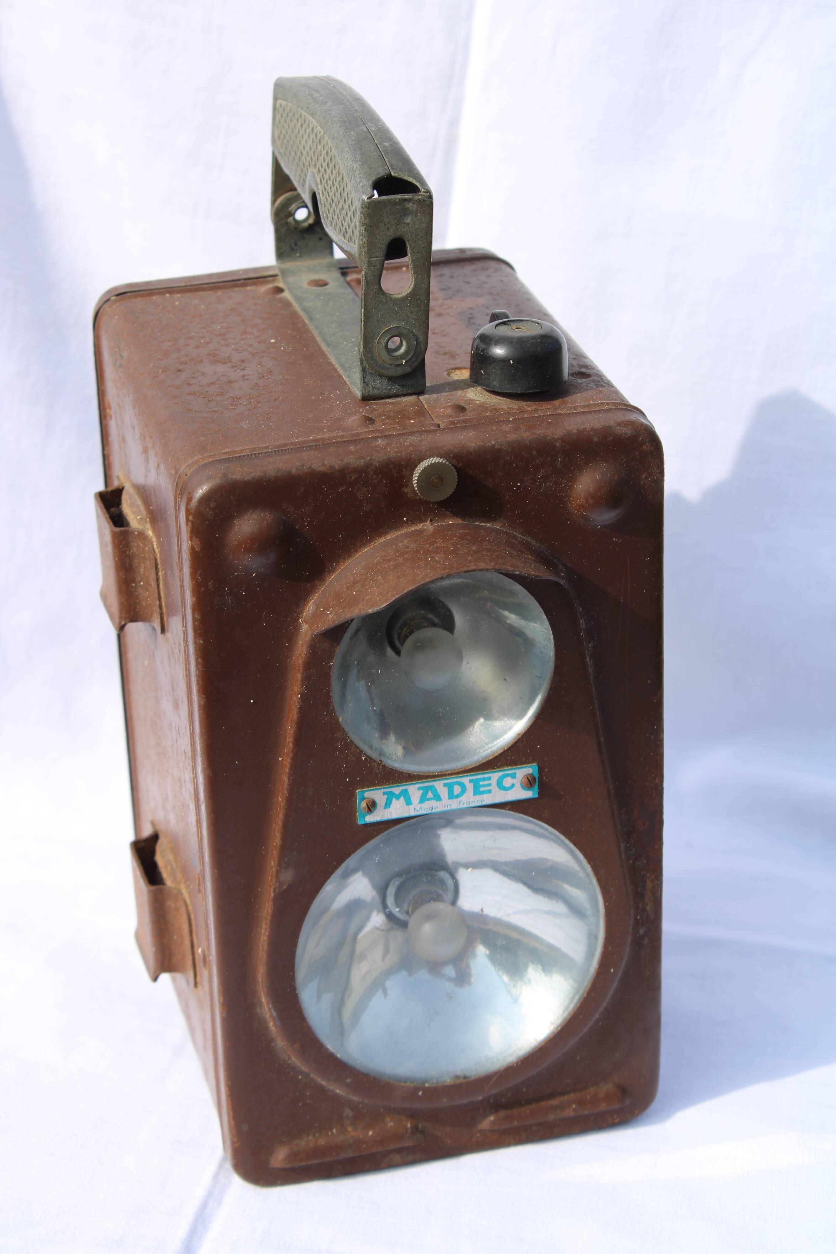 Old SNCF lamp