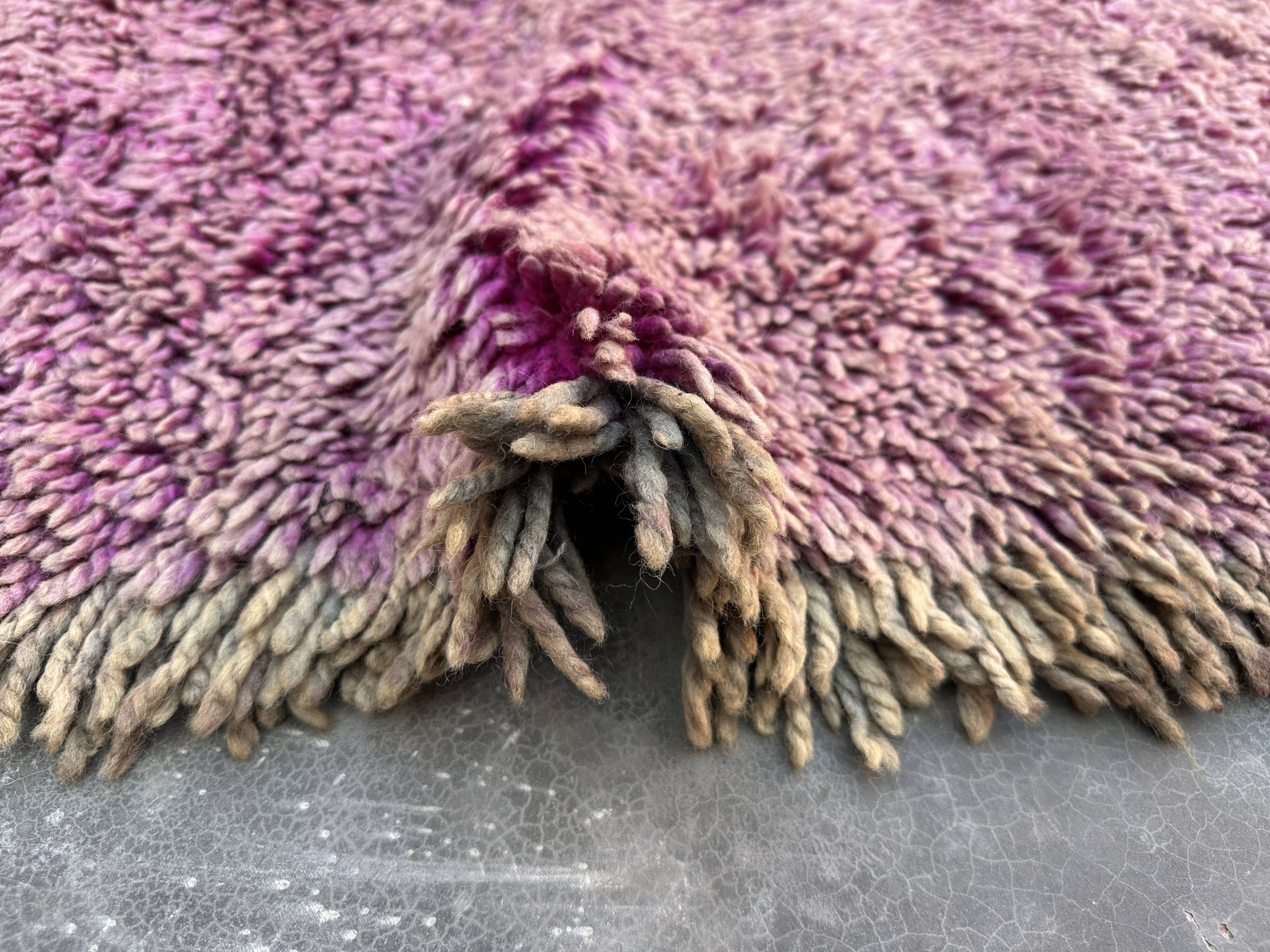 Purple Moroccan carpet - 171 x 288 cm