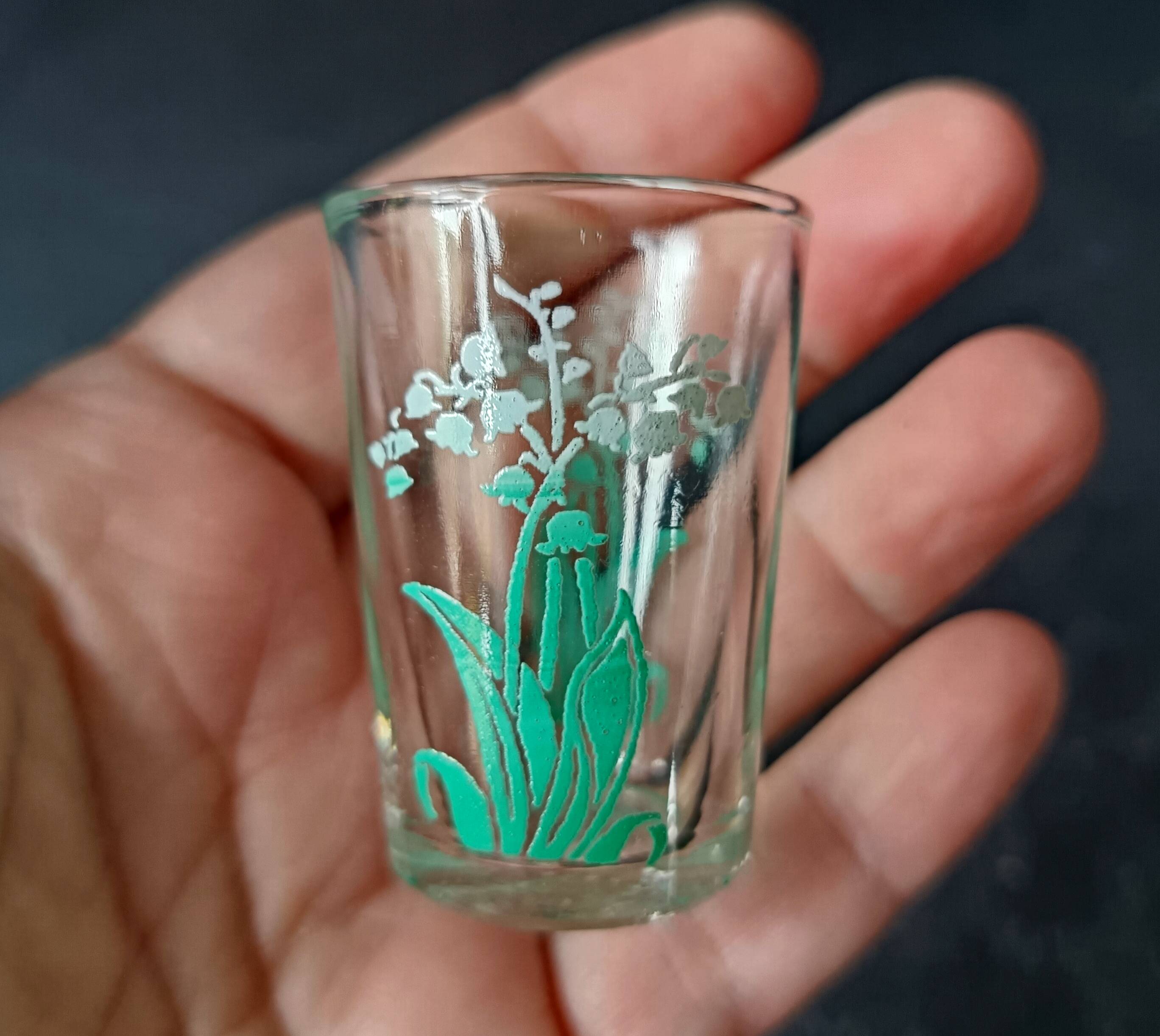 Vintage silkscreened lily of the valley motif liqueur set, 1940/50